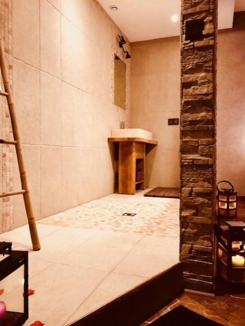 Domaine De Vandenesse Et Spa Bagian luar foto
