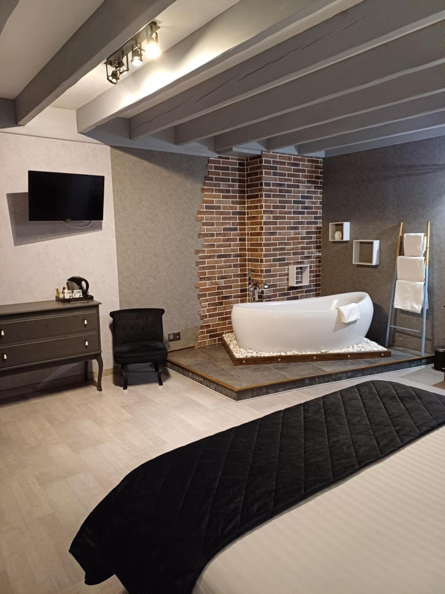 Domaine De Vandenesse Et Spa Bagian luar foto